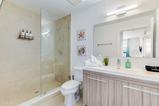 Stylish-King Beds, Free Parking, Near Attractions - 6