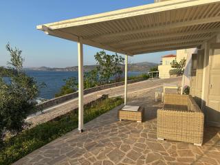 Birds Bay Resort - Petra - 8