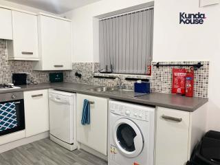 Lux Private Room in Oldbury - Smethwick - 5