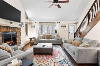 Vaulted Pines Lodge Hot Tub Game Room - Albrightsville - 6