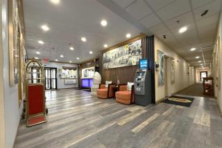Super 8 by Wyndham Uniontown PA - 5
