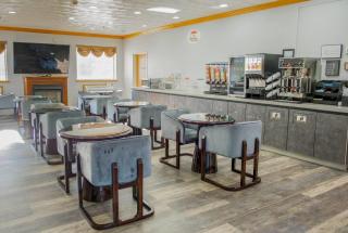 Super 8 by Wyndham Uniontown PA - Uniontown - 4