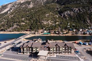 Microtel Inn & Suites by Wyndham Georgetown Lake - Georgetown - 9
