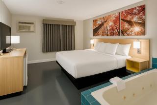 Days Inn by Wyndham Fergus Falls - 3