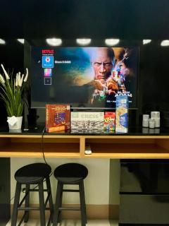 Minimalist Stay Mall of Asia WiFi, Netflix, Self Checkin - 6