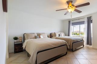 Tiny Tower Treasure - Sleeps 5 & Soaks Sun - Sunny Isles Beach - 9