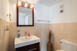 Tiny Tower Treasure - Sleeps 5 & Soaks Sun - Sunny Isles Beach - 3