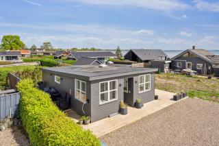 Lovely Bright Holiday Home With Sea View - Binderup Strand - 9