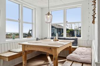 Lovely Bright Holiday Home With Sea View - Binderup Strand - 5