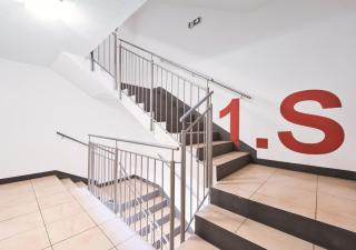 Bright City Apartment Free Parking & 2 Min to Subway - 8