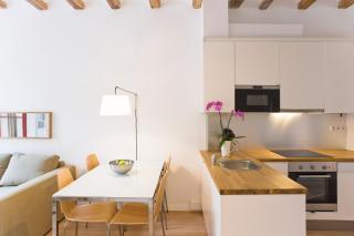 Sunny apartment on the square - Barcelone - 4