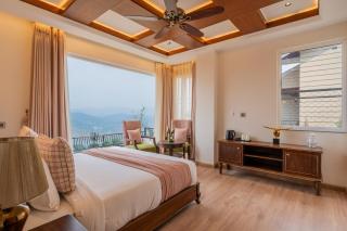 ELIVAAS privé The Royce Orchid 4 BHK Hilltop Villa With Jacuzzi, Steam Room, Private Pool & Hill Views - 1