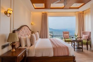 ELIVAAS privé The Royce Orchid 4 BHK Hilltop Villa With Jacuzzi, Steam Room, Private Pool & Hill Views - Kasauli - 9
