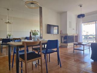 Spacious 3BR Apt with Large Balcony Near Metro & ACS - Athen - 2