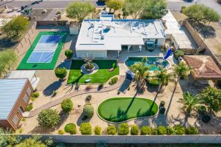 Pickleball in Paradise- 6 bedrooms pool spa arcade putting green sportspickleballvolleyball - 0