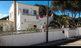 Cozy House in L'Escala with Garden - 0