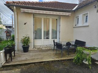 House 10 minutes' walk to 24h - La Celle-sous-Gouzon - 1