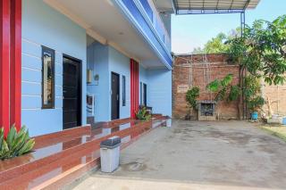 Joglo Guest House Syariah Mitra RedDoorz - Tegal - 8