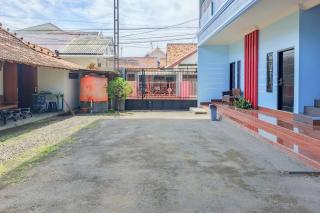 Joglo Guest House Syariah Mitra RedDoorz - Tegal - 5