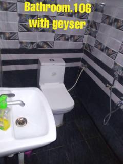 Hotel ORS Guest House Ram Mandir 2km, Ayodhya Station 1km, NH19 1km - Ayodhya - 2