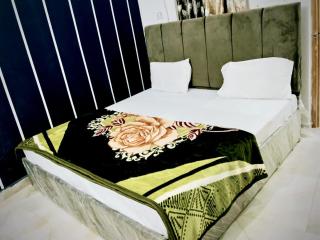 Hotel ORS Guest House Ram Mandir 2km, Ayodhya Station 1km, NH19 1km - Ayodhya - 0