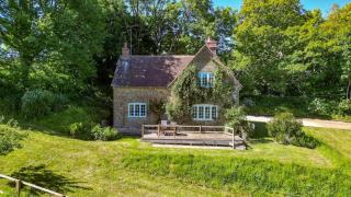 Luxury 2 Bed Woodland Cottage on Rewilding Estate - Beaminster - 0