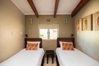 Chakas Rock Chalets 14 - Ballito - 5