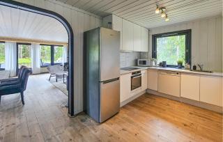 Amazing Home In Gressvik - 6