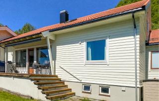 Stunning Apartment In Selje With Wifi - Selje - 1