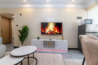 classy executive one bedroom apartment with amazing breathtaking city views ,child playground, swimming pool and fully equipped gym - 5