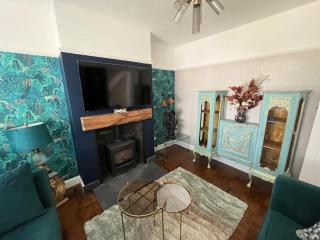 Cardiff - Sleeps 7 - Parking - Jacuzzi - Garden - Cardiff - 2