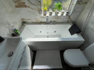 Cardiff - Sleeps 7 - Parking - Jacuzzi - Garden - Cardiff - 6