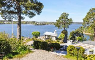 Lovely Home In Saltsjöbaden With Jacuzzi - Saltsjöbaden - 5