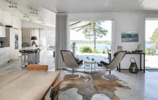 Lovely Home In Saltsjöbaden With Jacuzzi - Saltsjöbaden - 8