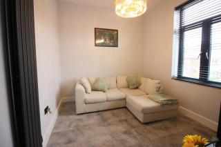 Luxury 3-bedroom apartment, Ealing Broadway - Brentford - 7