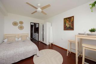 Salezego Studio with Balcony near PGE Narodowy Warsaw by Noclegi Renters - Warsaw - 4