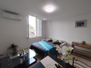 Appartement climatisé avec vue sur la cité - 7