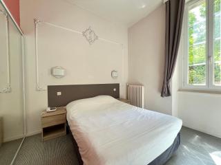 Logis Hotel restaurant des Thermes - Lamalou-les-Bains - 1