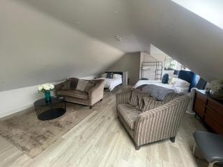 Lewis apartment - Girton - 9