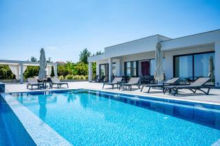 Continent Villas - Hanioti - 0