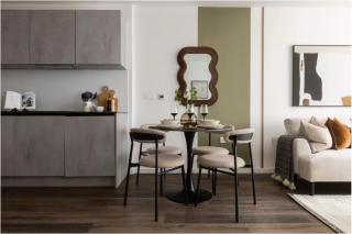 Waterfront Executive Double En suite Bedroom Apartment - 210 - 7