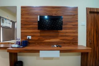 Hotel Roshan - 1