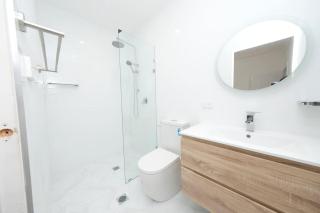 Sydney Stunning 4 bed 4 bath at Auburn new Listing - Auburn - 5