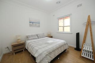 Sydney Stunning 4 bed 4 bath at Auburn - Auburn - 1