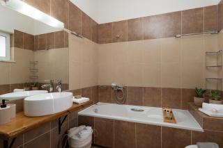 Pithos Apartment - 1