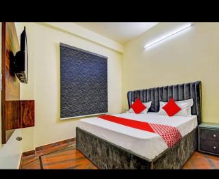 Hotel White Hut - Bahādurgarh - 6