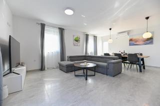 CROWONDER Apartment Complex M&M Sky View with Swimming Pool - Vir - 5