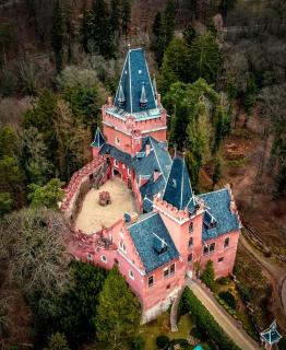 Guest house - Zámek Červený Hrádek u Sedlčan - - 0