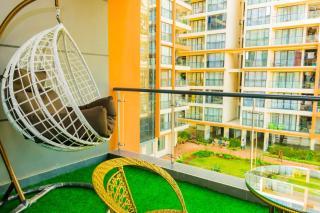 beautifully and elegantly furnished apartment with fully equipped gym, swimming pool ,private parking space ,,children playing ground and unbeatable city views in lavington - Nairobi - 7