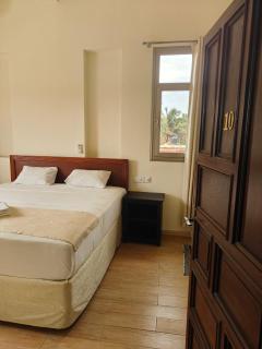 Royal Point Arugambay - 1